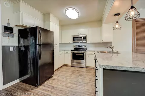 Kitchen - 32500 Hwy 22, Charleston, AR 72933 photo 2 of 4