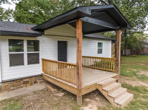 705 S Adams St, Lavaca, AR 72941 photo 2