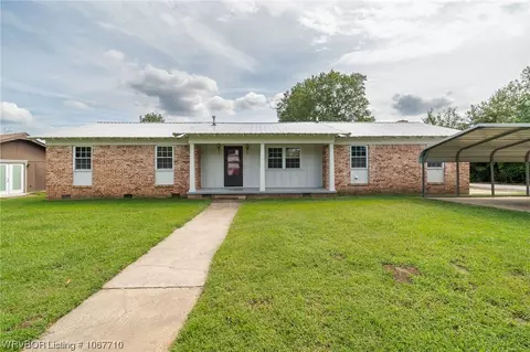 1209 C St, Barling, AR 72923