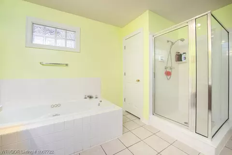 Bath - 4009 Colton Dr, Fort Smith, AR 72903 photo 1 of 3