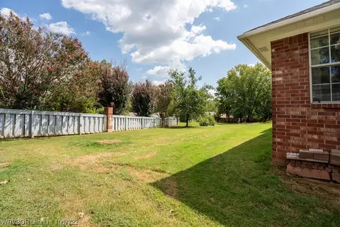 Exterior - 4009 Colton Dr, Fort Smith, AR 72903 photo 4 of 10
