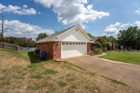 Exterior - 4009 Colton Dr, Fort Smith, AR 72903 photo 3 of 10