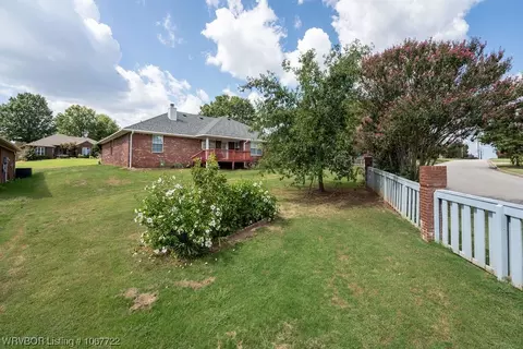 Exterior - 4009 Colton Dr, Fort Smith, AR 72903 photo 6 of 10