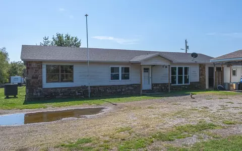 2217 Yocum St, Charleston, AR 72933