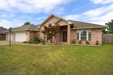 2622 Whitney Ln, Alma, AR 72921