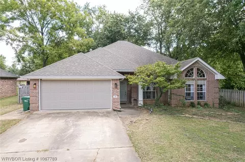 18 Ridge Dr, Farmington, AR 72730
