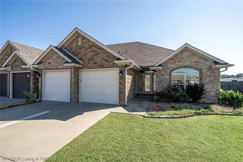 125 Honeysuckle St, Alma, AR 72921