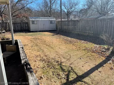 2400 Ionia St, Fort Smith, AR 72901 photo 4