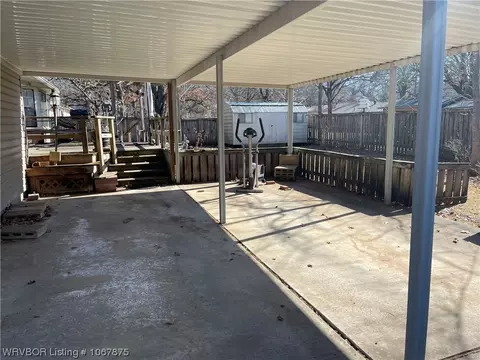 2400 Ionia St, Fort Smith, AR 72901 photo 3