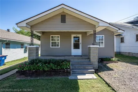 1605 S 17th St, Fort Smith, AR 72901