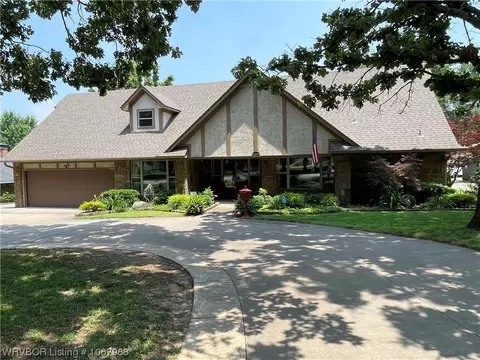 1309 Burnham Rd, Fort Smith, AR 72903