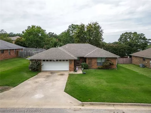 1615 Hunter Hill Dr, Van Buren, AR 72956