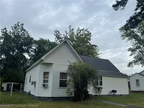 109 North Harley Street, Paris, AR 72855