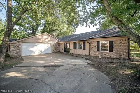 4500 Wynnewood Dr, Fort Smith, AR 72904