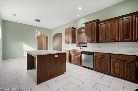 Kitchen - 12501 Dunston Dr, Fort Smith, AR 72916 photo 2 of 4