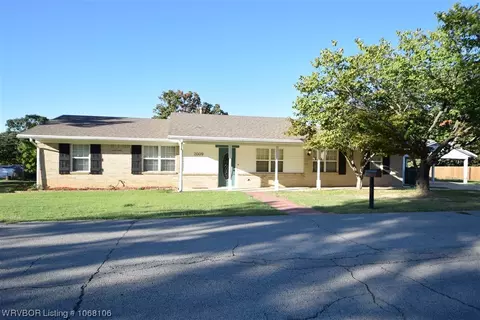 2009 Rosewood Dr, Sallisaw, OK 74955