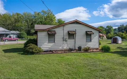 211 2nd St, Hartford, AR 72938 photo 22