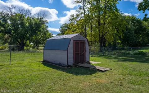 211 2nd St, Hartford, AR 72938 photo 19