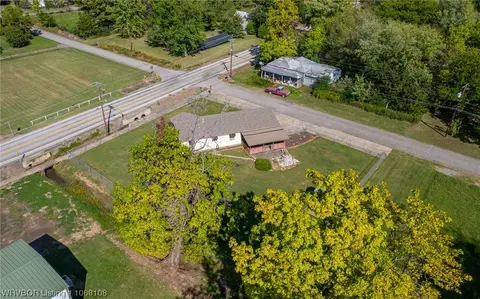 211 2nd St, Hartford, AR 72938 photo 27