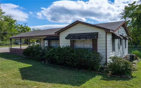 211 2nd St, Hartford, AR 72938