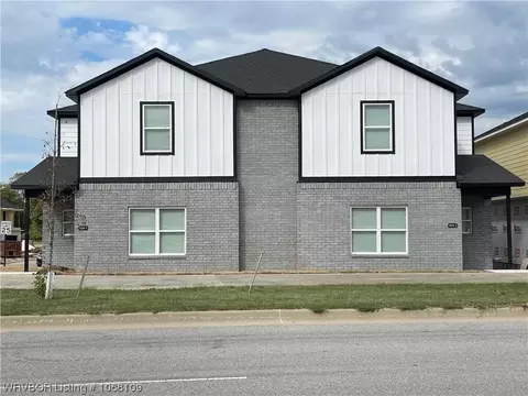 938 S Benchmark Ln, Fayetteville, AR 72704