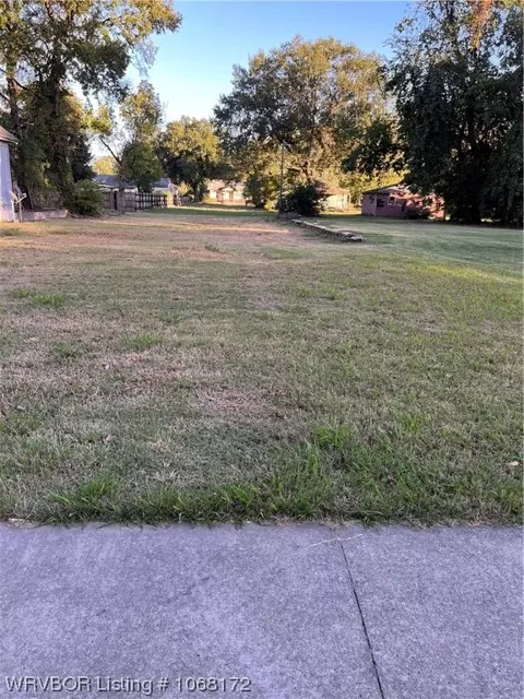 1018 N 7th St, Fort Smith, AR 72901