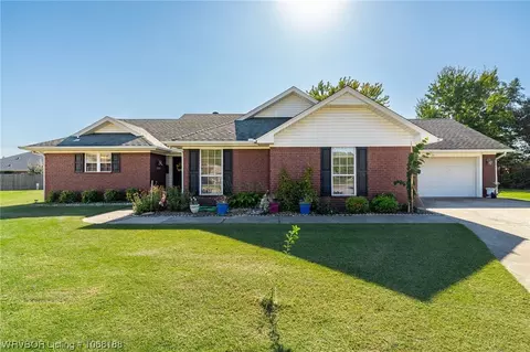 715 Woodkirk Cir, Alma, AR 72921