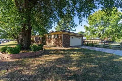 8200 Clover Dr, Fort Smith, AR 72908 photo 4