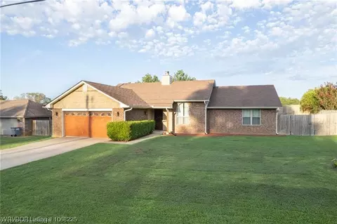 610 S Oak St, Greenwood, AR 72936