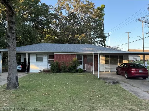 1917 1919 Independence St, Fort Smith, AR 72901