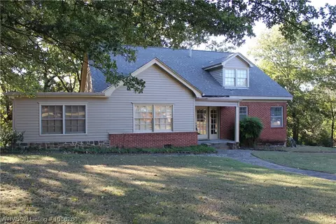 Exterior - 1218 Elizabeth Ln, Fort Smith, AR 72903 photo 10 of 11