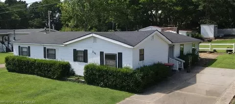 211 E Woodson Ave, Bonanza, AR 72916