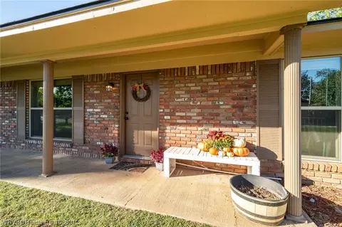 824 Maple Shade Rd, Alma, AR 72921