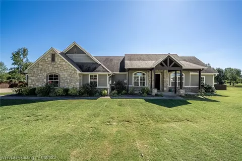 121 Frazier Ln, Mulberry, AR 72947