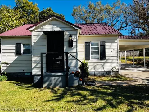 727 S Main St, Waldron, AR 72958