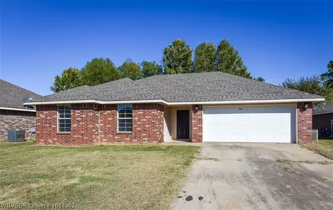 1519 Cherokee Rock Rd, Muldrow, OK 74948