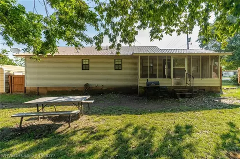 402 Spruce St, Paris, AR 72855 photo 8