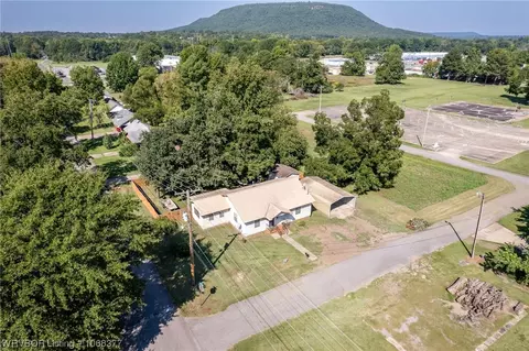402 Spruce St, Paris, AR 72855 photo 7