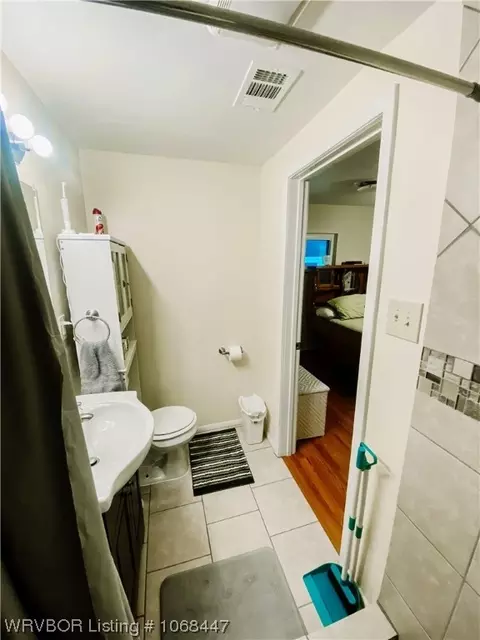 Bath - 3823 Birnie Ave, Fort Smith, AR 72904 photo 2 of 4
