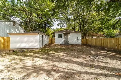 Exterior - 1415 N 37th St, Fort Smith, AR 72904 photo 10 of 14