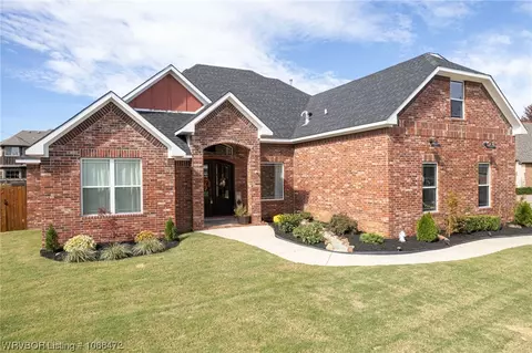 507 Two Sisters Ct, Fort Smith, AR 72916