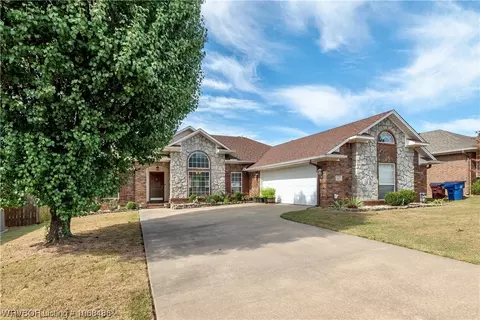 7408 Millennium Dr, Fort Smith, AR 72916 photo 2