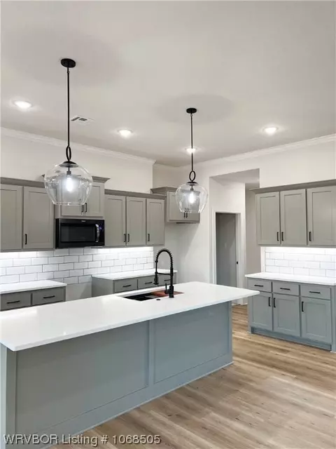 Kitchen - 414 Stoneledge, Lavaca, AR 72941 photo 2 of 5