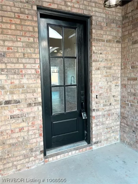 Entry Way - 414 Stoneledge, Lavaca, AR 72941 photo 2 of 3