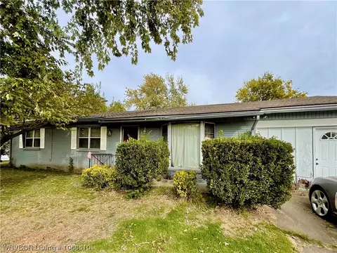 7901 Thayer Dr, Fort Smith, AR 72908