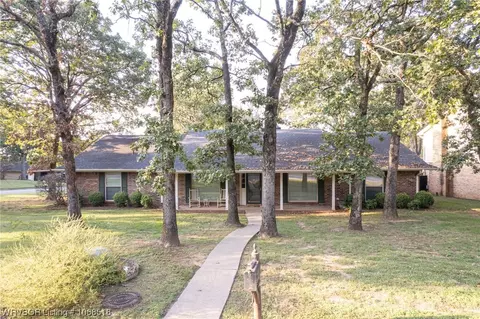 8001 Dover Cir, Fort Smith, AR 72903