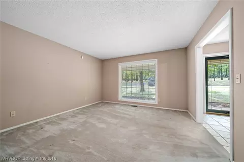 8001 Dover Cir, Fort Smith, AR 72903 photo 5