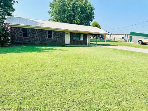 Exterior - 104 E Pryor Ave, Pocola, OK 74902 photo 3 of 11