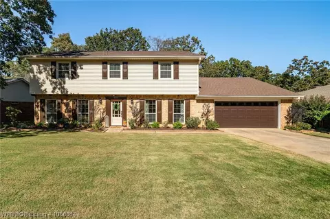 8011 Dover Cir, Fort Smith, AR 72903