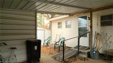 Exterior - 1806 N 5th, Paris, AR 72855 photo 2 of 10